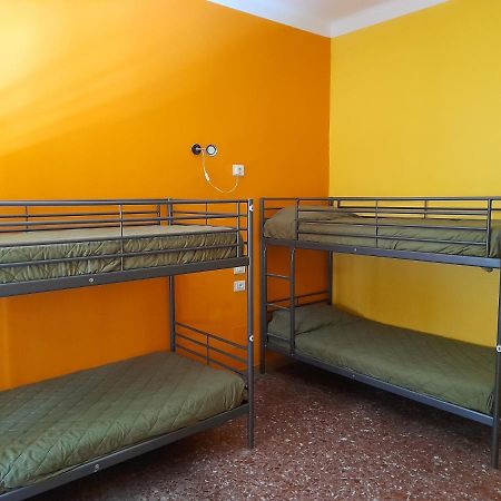 Pisa Train Station Hostel Bagian luar foto