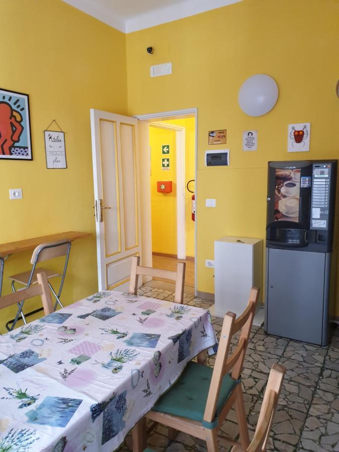 Pisa Train Station Hostel Bagian luar foto